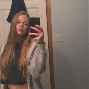 Meet your Posher, Elle